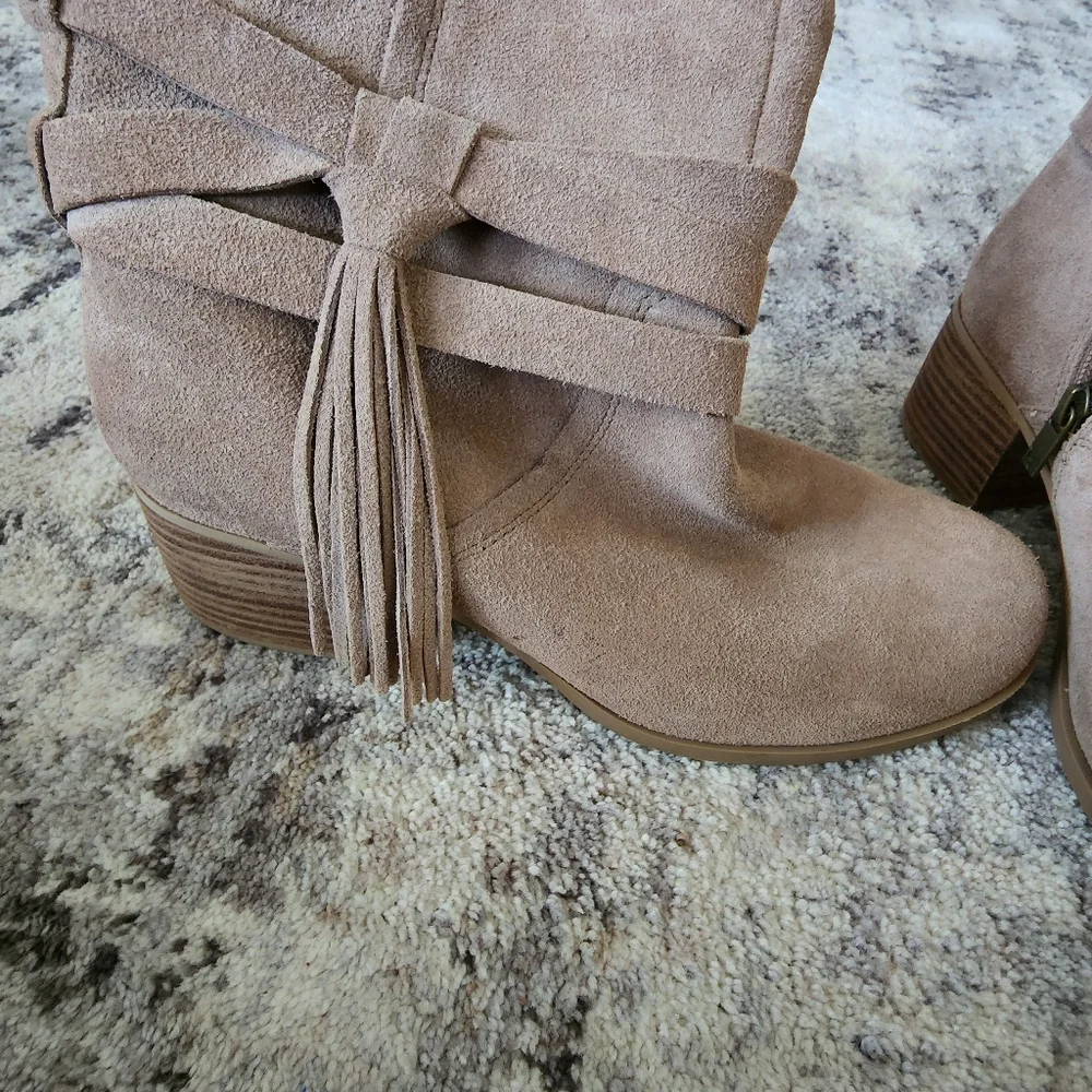 Booties - Picture 3 of 6